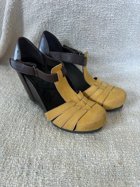 otBt Shoes - OTBT Ripley Yellow and Brown Leather Wedges size 7.5